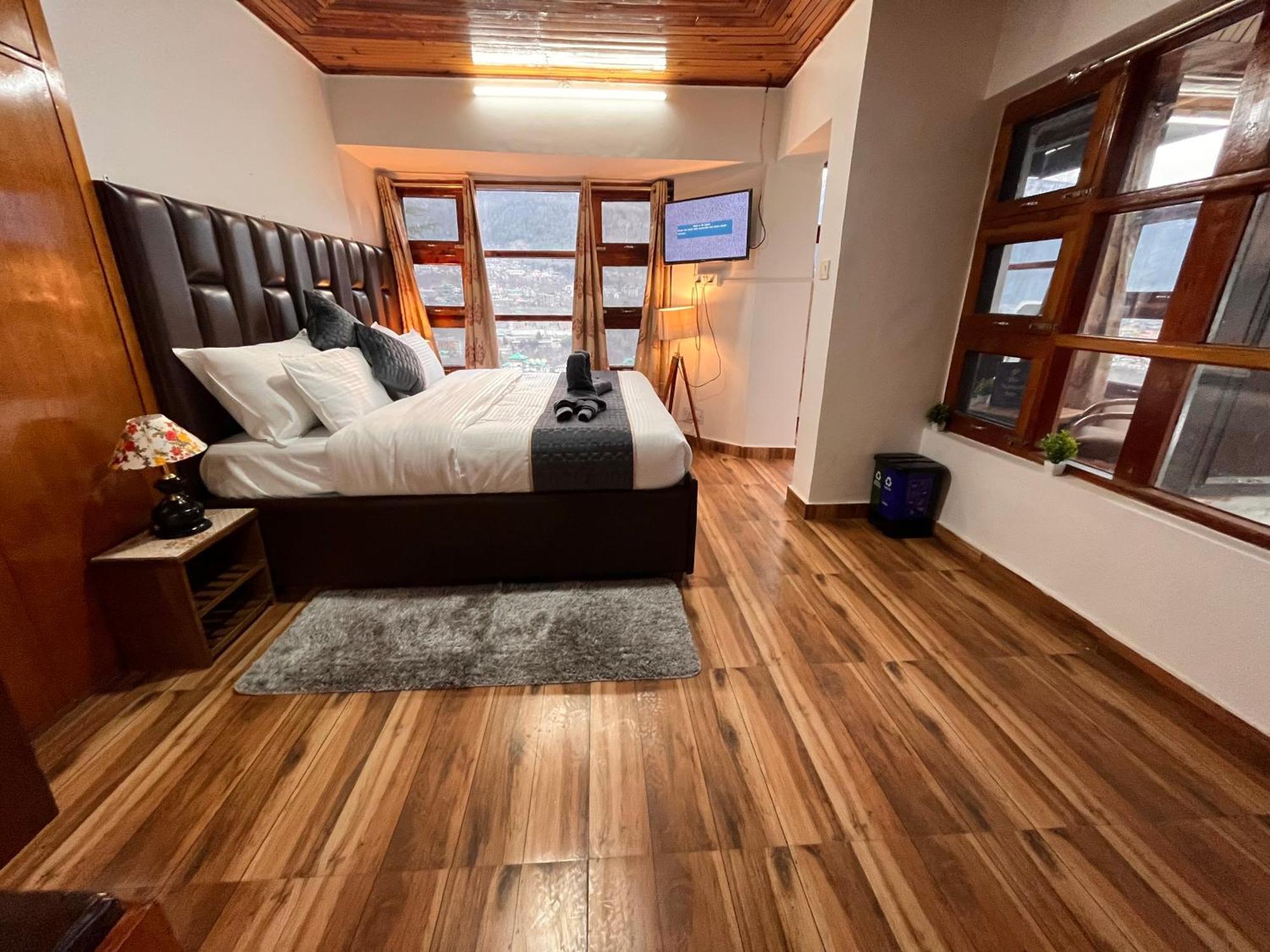 Himalayan Nomad Cottage, Manali ! All 2 Bedroom Independent Cottages ! Personal Lawn Every Cottage ! Parking ! Scenic Mountains View ! Spacious Rooms ! ภายนอก รูปภาพ
