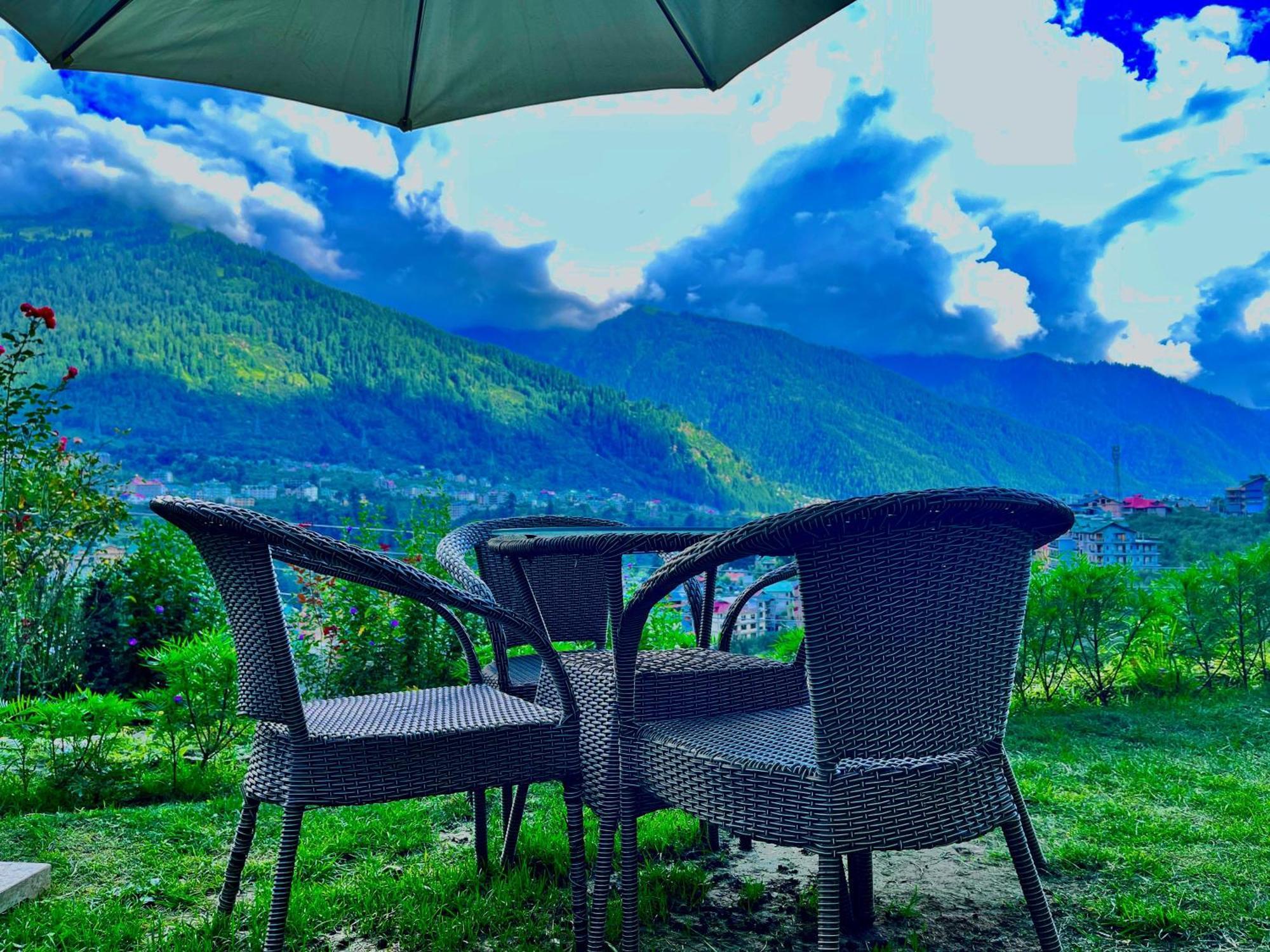 Himalayan Nomad Cottage, Manali ! All 2 Bedroom Independent Cottages ! Personal Lawn Every Cottage ! Parking ! Scenic Mountains View ! Spacious Rooms ! ภายนอก รูปภาพ