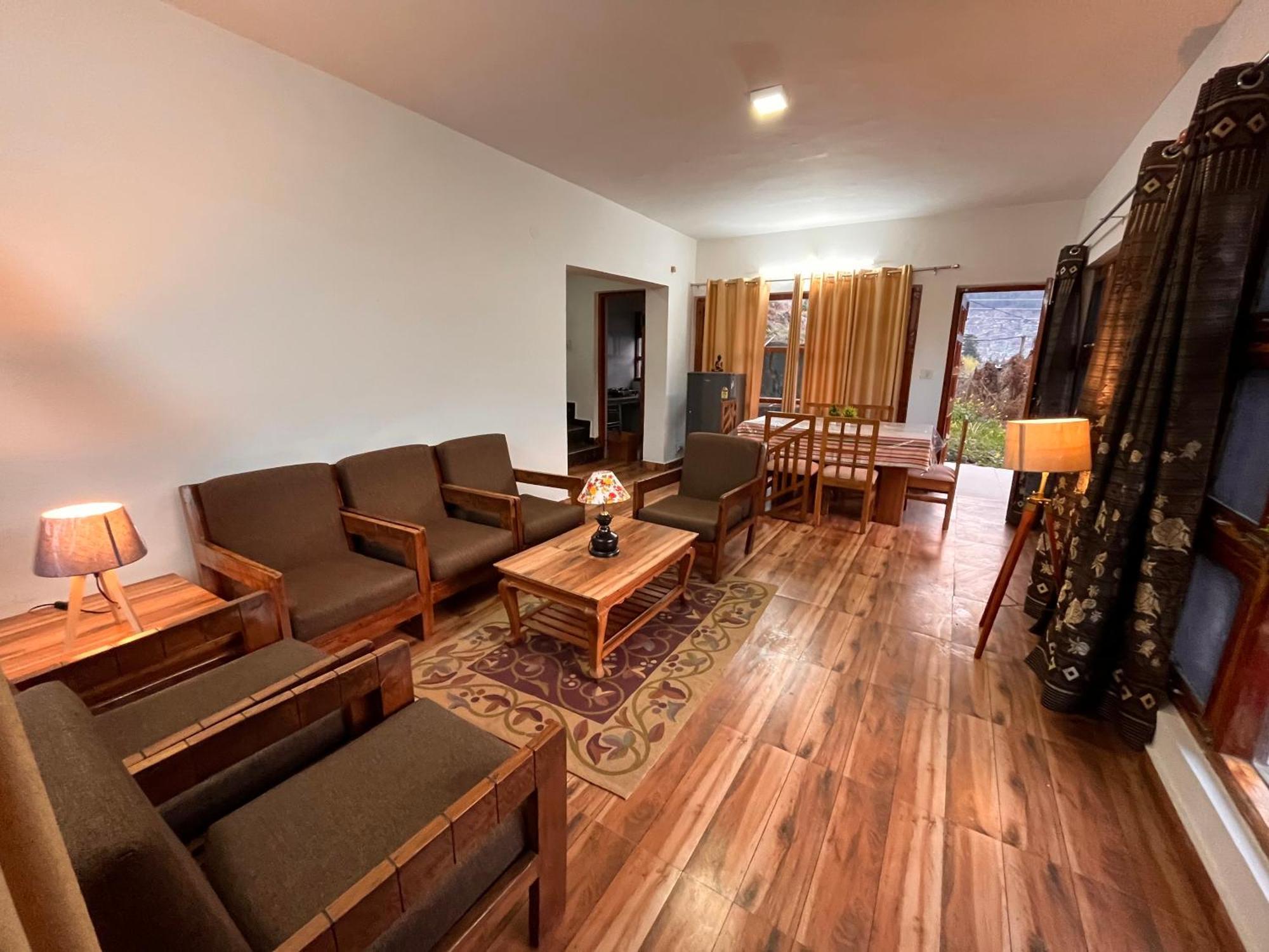 Himalayan Nomad Cottage, Manali ! All 2 Bedroom Independent Cottages ! Personal Lawn Every Cottage ! Parking ! Scenic Mountains View ! Spacious Rooms ! ภายนอก รูปภาพ