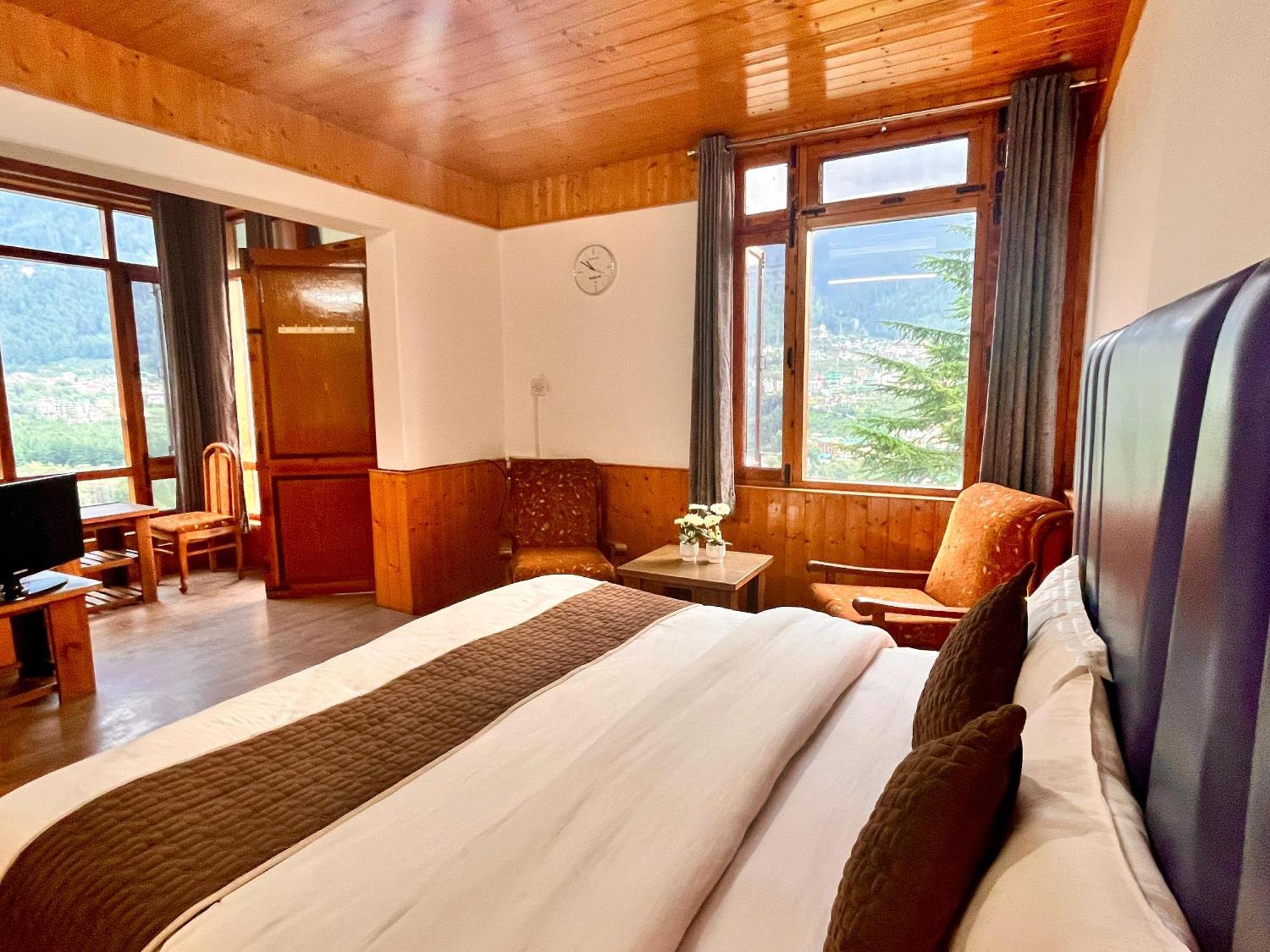 Himalayan Nomad Cottage, Manali ! All 2 Bedroom Independent Cottages ! Personal Lawn Every Cottage ! Parking ! Scenic Mountains View ! Spacious Rooms ! ภายนอก รูปภาพ