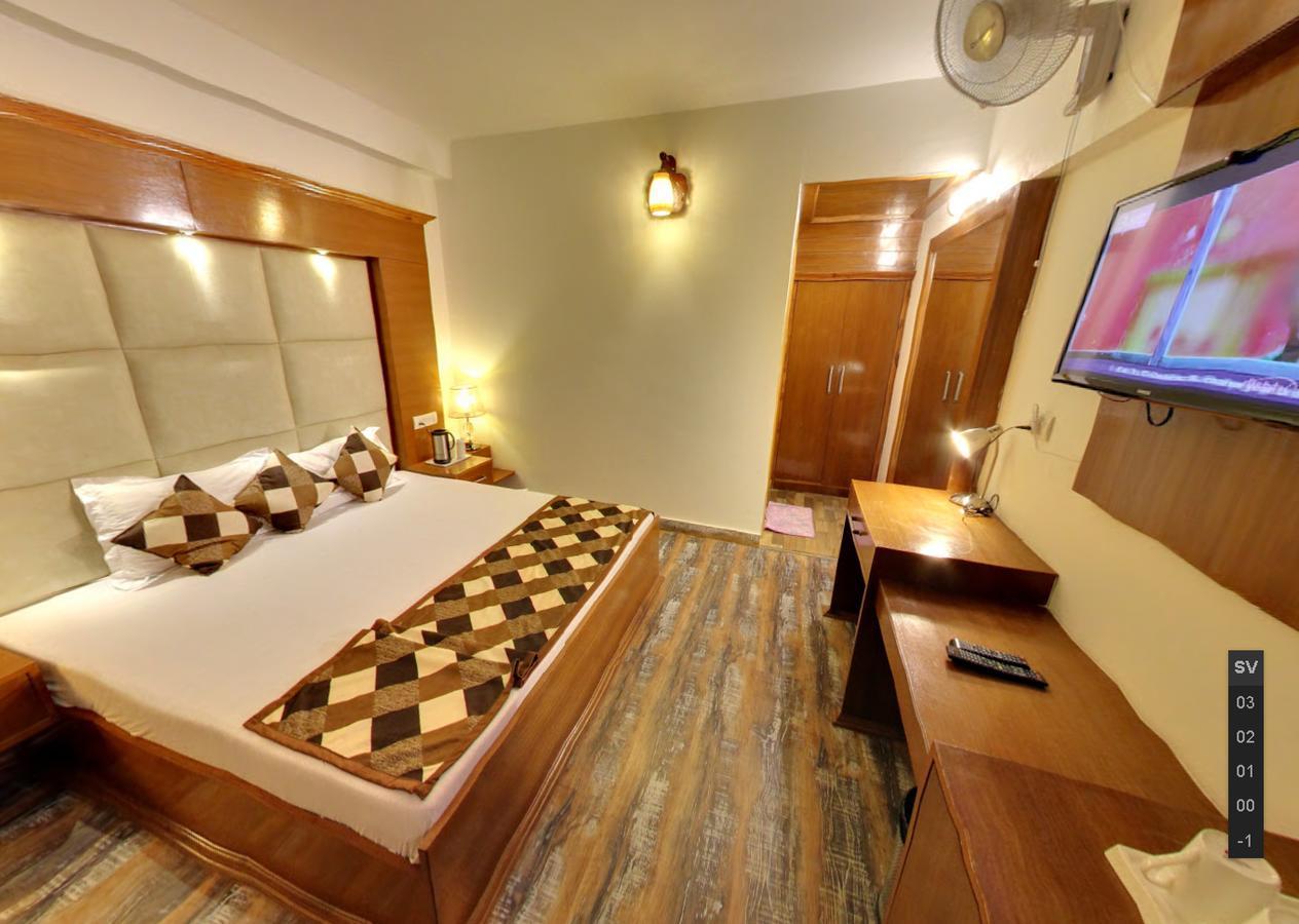 Himalayan Nomad Cottage, Manali ! All 2 Bedroom Independent Cottages ! Personal Lawn Every Cottage ! Parking ! Scenic Mountains View ! Spacious Rooms ! ภายนอก รูปภาพ